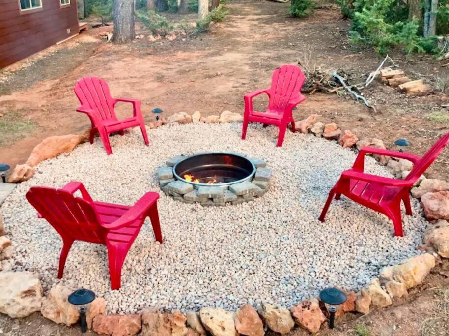 Lovely Log Cabin With Fire Pit! Duck Creek Village Exterior photo