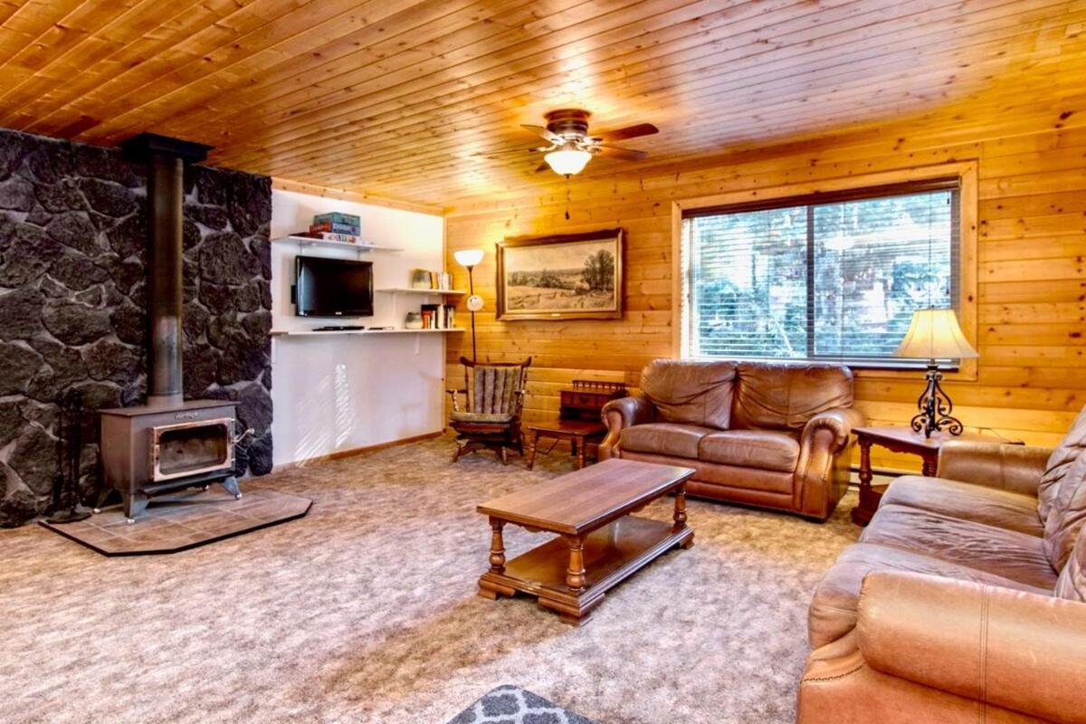 Lovely Log Cabin With Fire Pit! Duck Creek Village Exterior photo