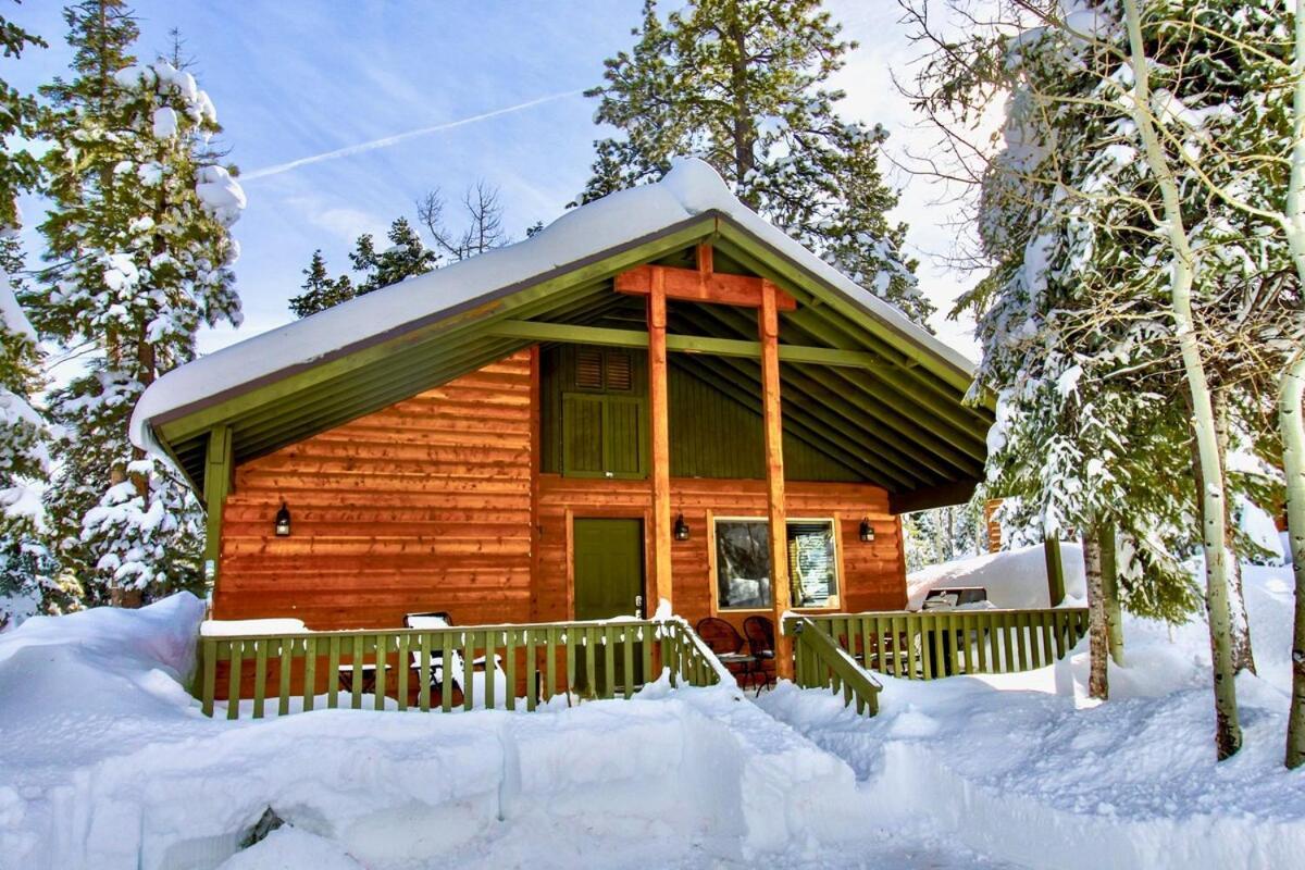 Lovely Log Cabin With Fire Pit! Duck Creek Village Exterior photo